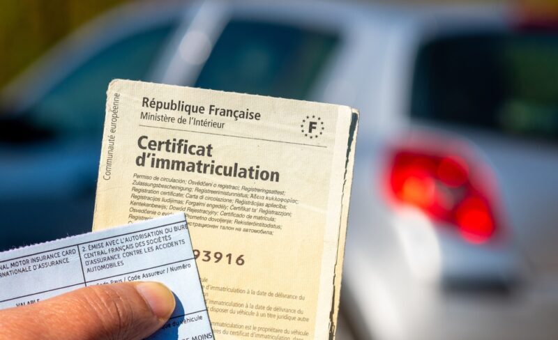 découvrez tout ce qu'il faut savoir sur le changement de carte grise en france. informez-vous sur les démarches, les documents nécessaires et les délais pour mettre à jour votre certificat d'immatriculation.