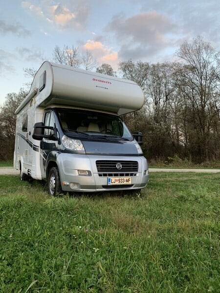 découvrez notre guide complet pour choisir le camping-car idéal pour 6 personnes. comparez les modèles, explorez les fonctionnalités, et trouvez l'option parfaite pour vos aventures en famille ou entre amis !